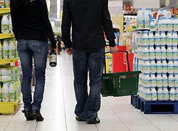Mit ihren Eigenmarken blasen Discounter wie Aldi und Lidl zum Angriff auf die klassischen Markenprodukte