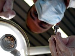 Zahnarzt Z�hne Zahnersatz Kronen