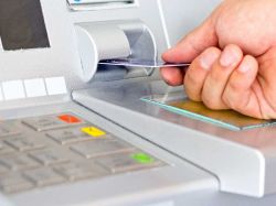 Bargeld vom Automaten Bis zu 100 Euro sparen