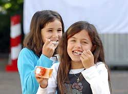 Lebensmittel f�r Kinder Oft zu s��, zu fett, zu teuer