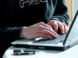 Viren, Würmer, Spione Computer Schulung Internetsicherheit Geldsparen.de