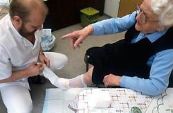 Gesundheit Kassen m�ssen h�usliche Pflege auch au�er Haus bezahlen